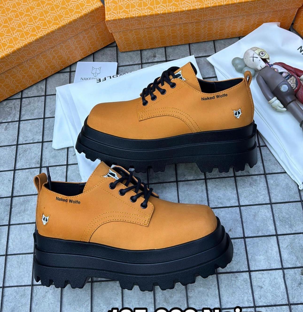 Naked wolves shoe