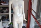 Mannequin store