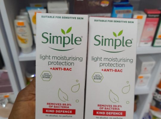 Simple Light Moisturizing Protection + Anti-B